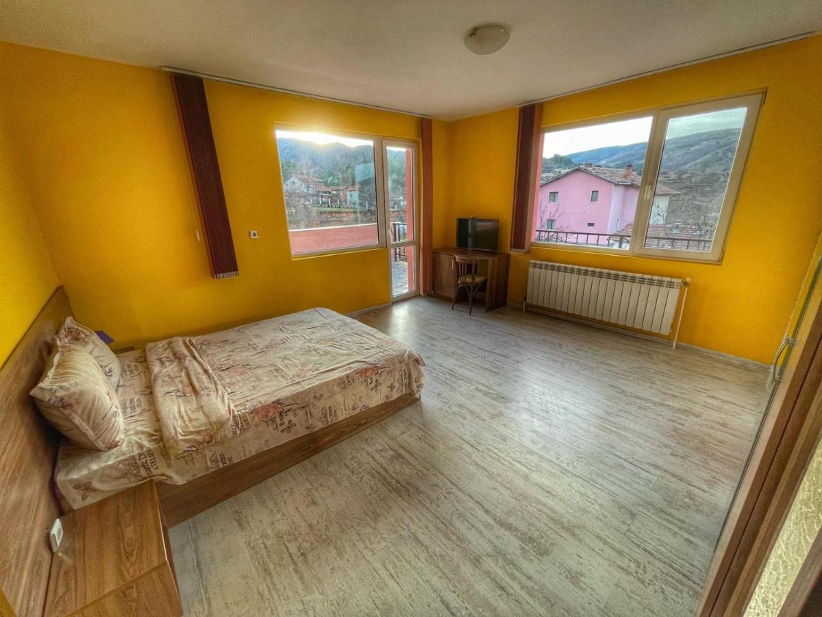 Къща За Гости Гергана Raduil Exterior foto
